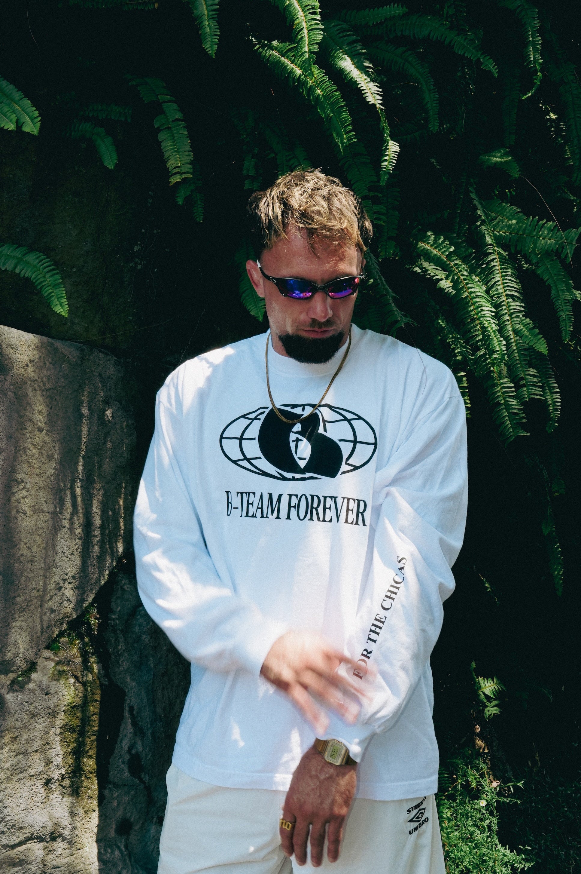 B-TEAM FOREVER LONG SLEEVE CREW NECK T-SHIRT - WHITE