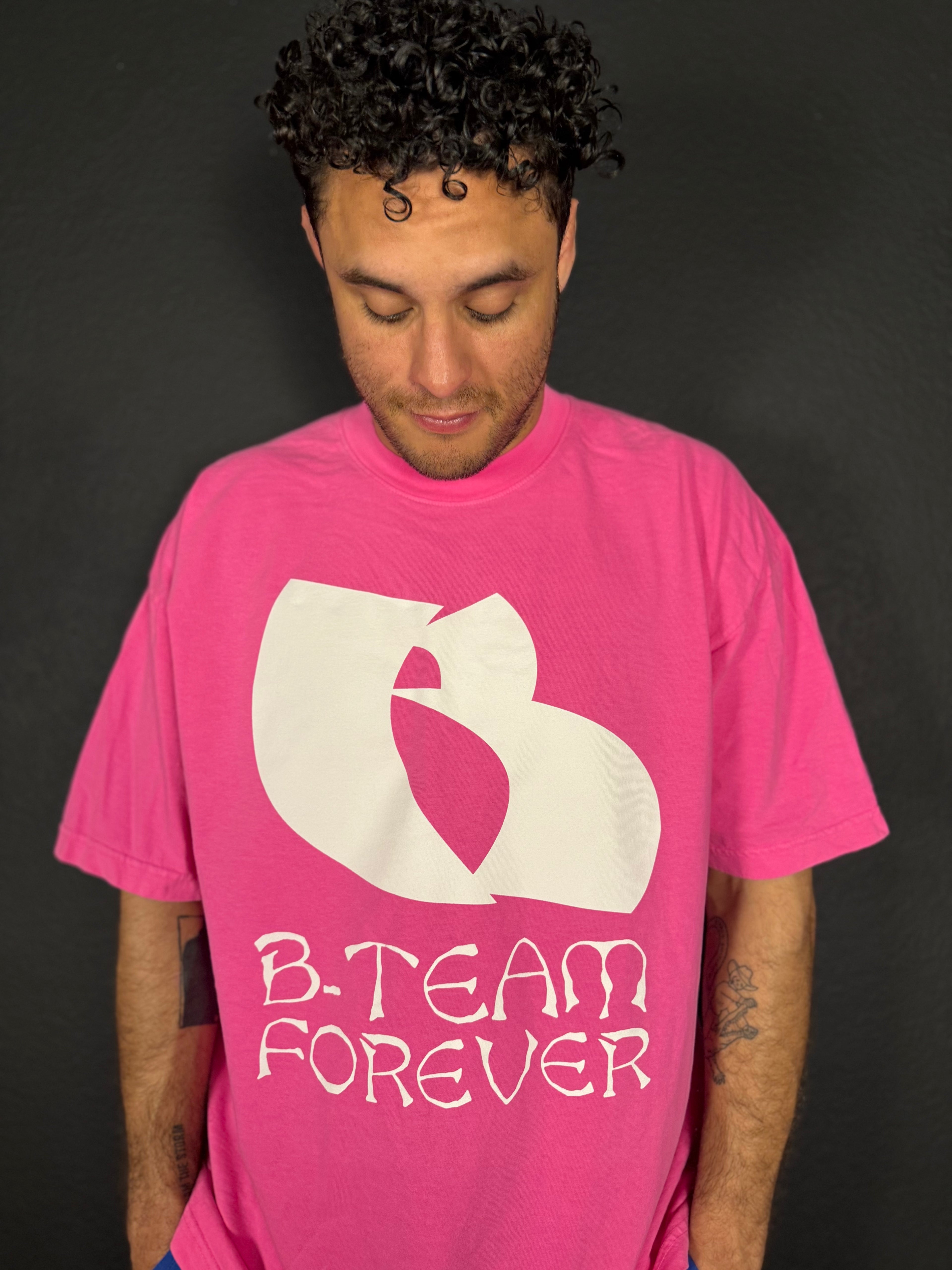 B-TEAM FOREVER CREW NECK T-SHIRT - PINK